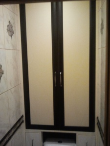 Встроенный шкаф в туалет 4